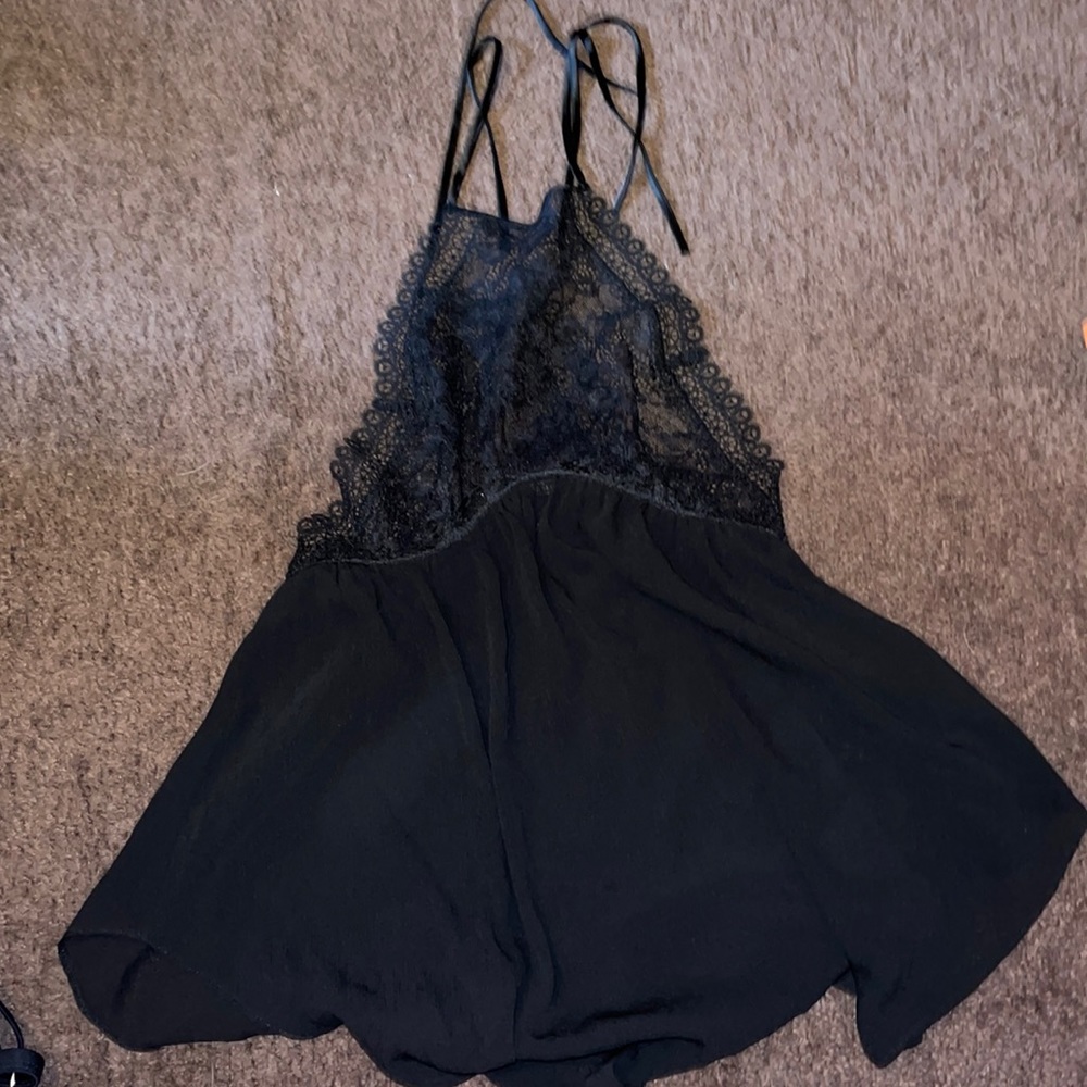 MOVING SALE - Victoria’s Secret Lingerie/Slip